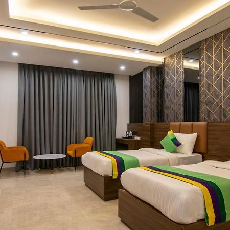 Hotel Treebo The Armani Near Igi Airport Neu-Delhi Exterior foto